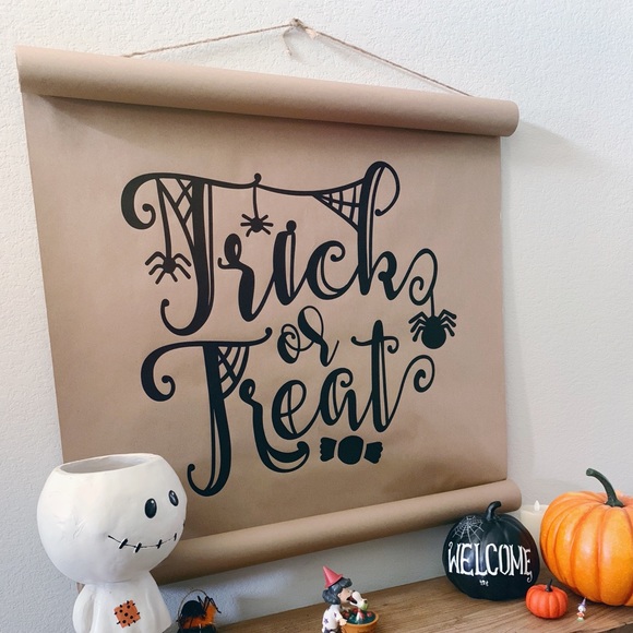 Trick or Treat Paper Scroll Sign - Picture 3 of 4